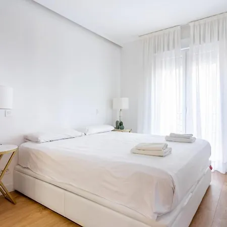 3 Bedrooms 2 Bathrooms Furnished - Salamanca - Stylish - Mintystay Madrid Exterior photo